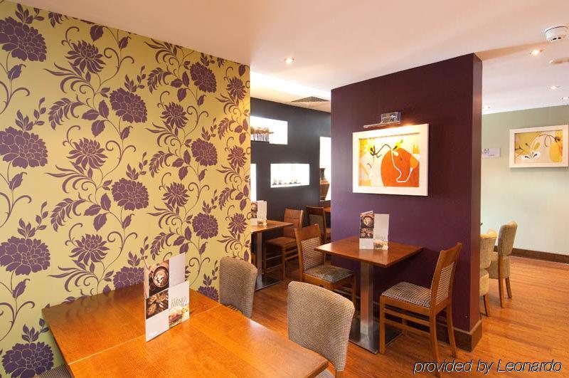 Premier Inn London Gatwick Airport - Manor Royal ครอว์ลีย์ ภายนอก รูปภาพ