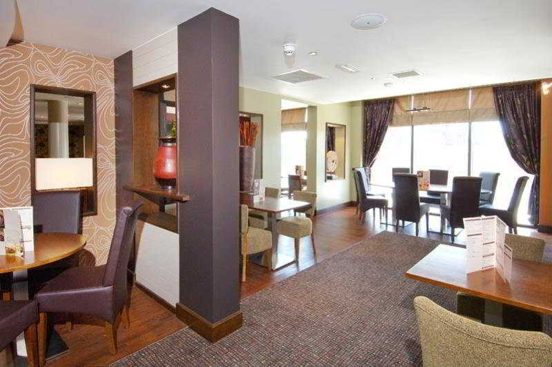 Premier Inn London Gatwick Airport - Manor Royal ครอว์ลีย์ ภายนอก รูปภาพ